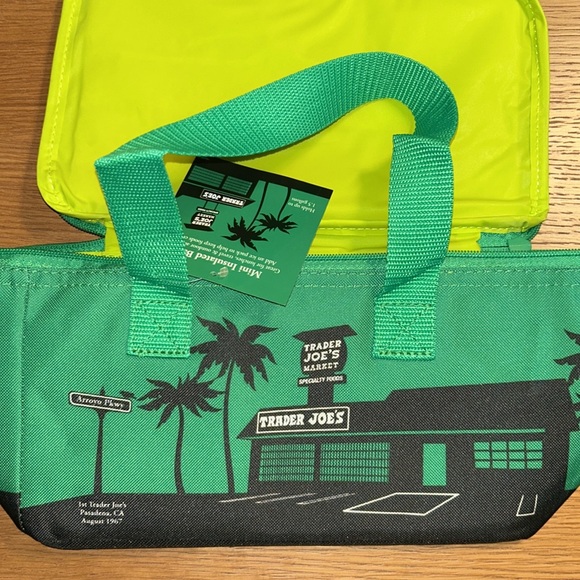 NWT Trader Joe’s Green Mini Insulated Cooler Bag - Picture 7 of 14